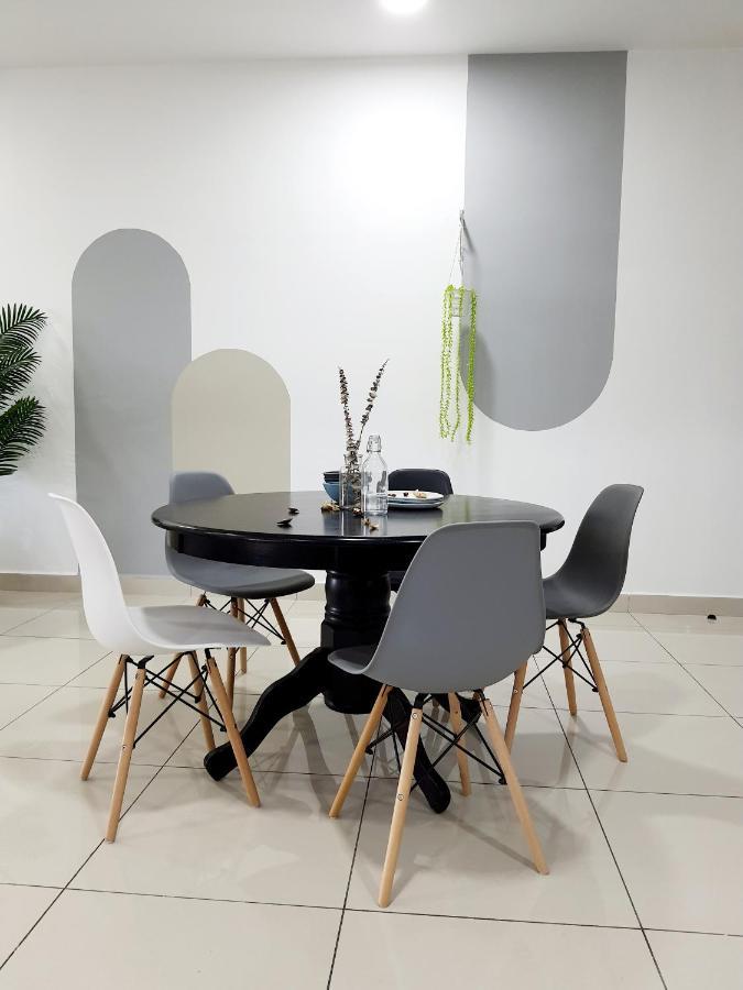 Residensi Flora Apartamento Seri Kembangan Exterior foto