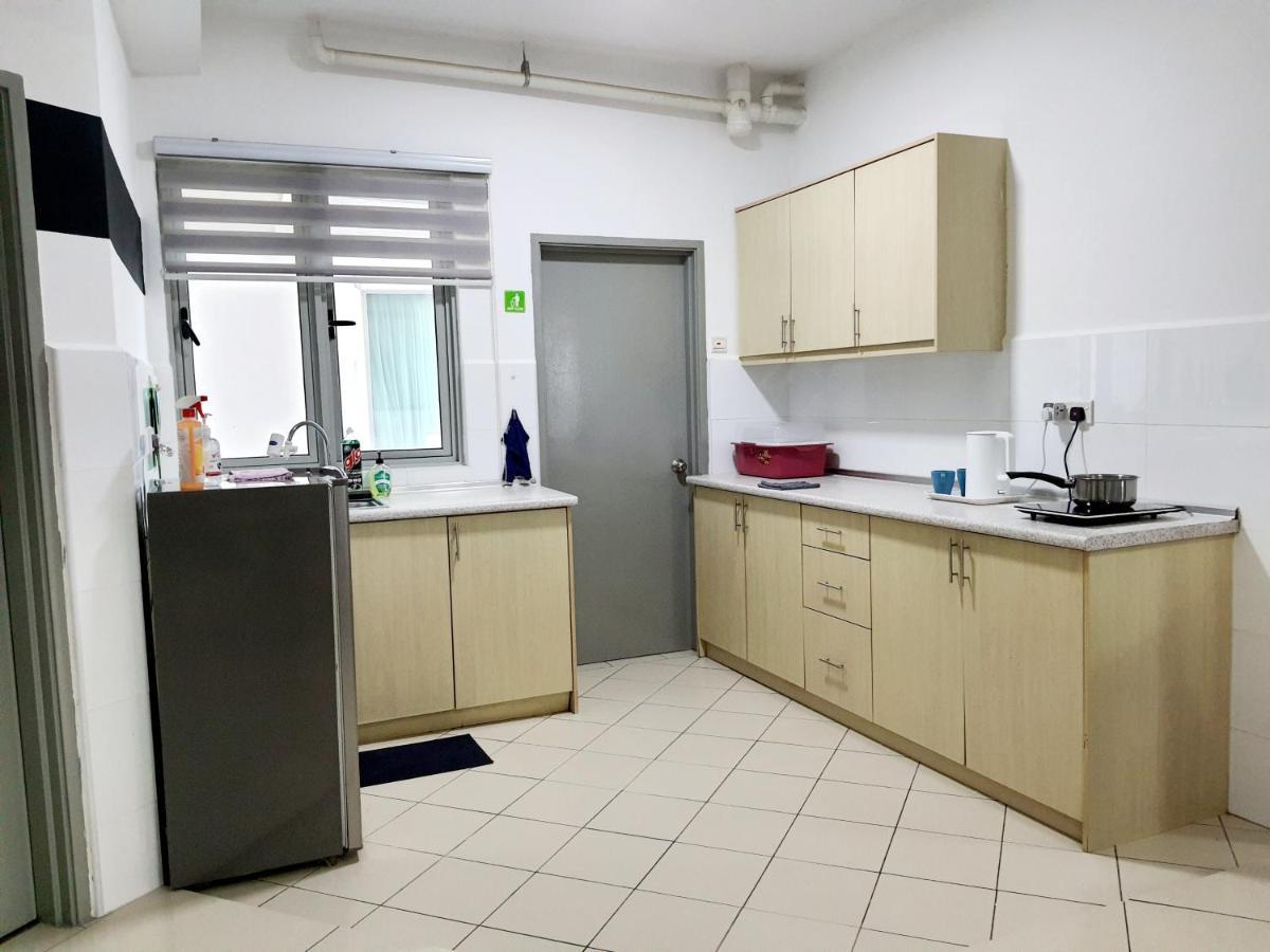 Residensi Flora Apartamento Seri Kembangan Exterior foto
