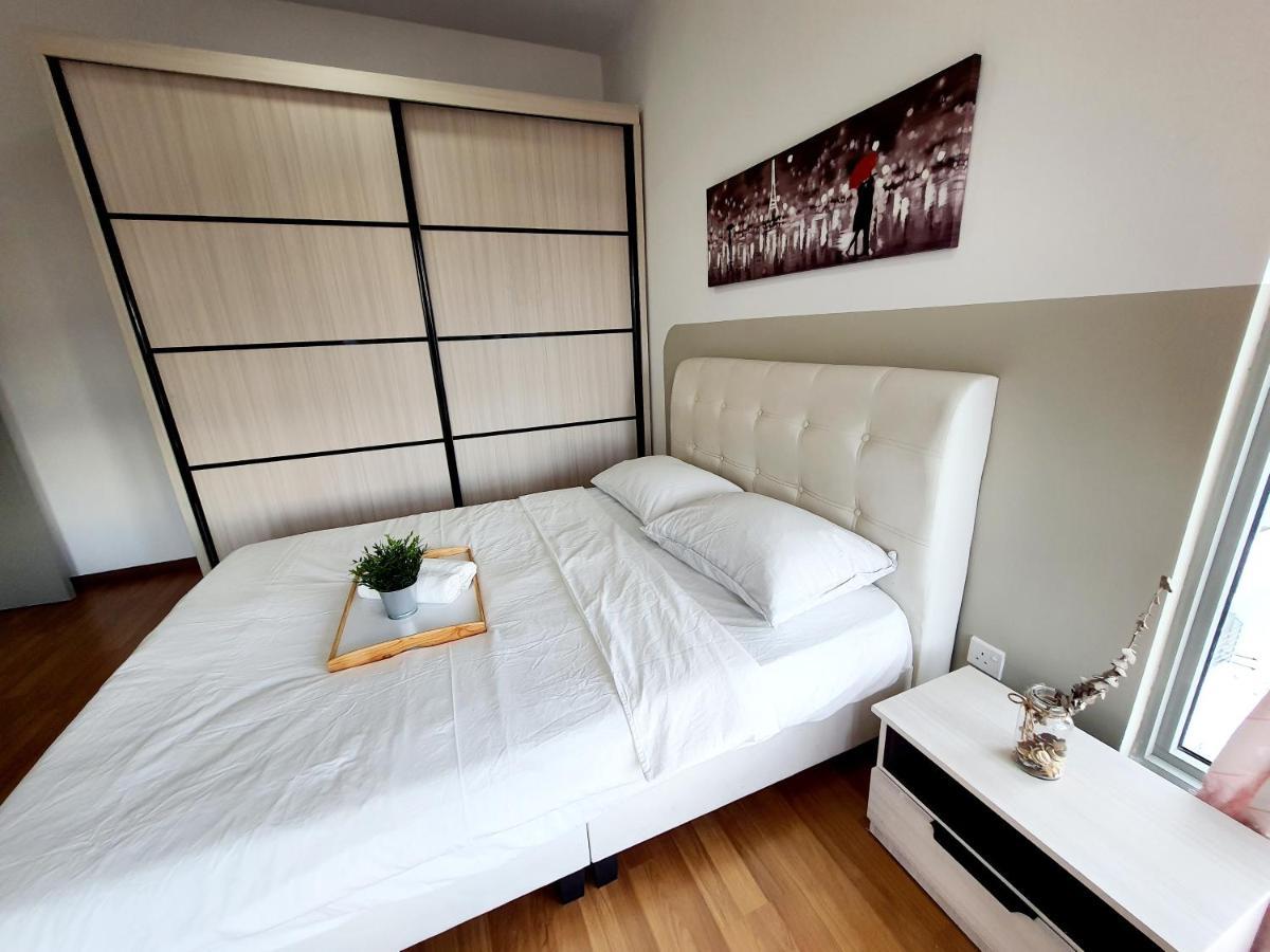Residensi Flora Apartamento Seri Kembangan Exterior foto